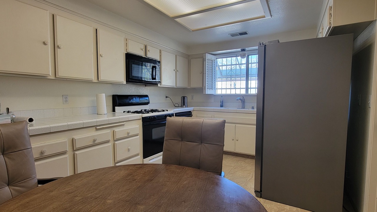 Photo of Kitchen in Racquet Club South
