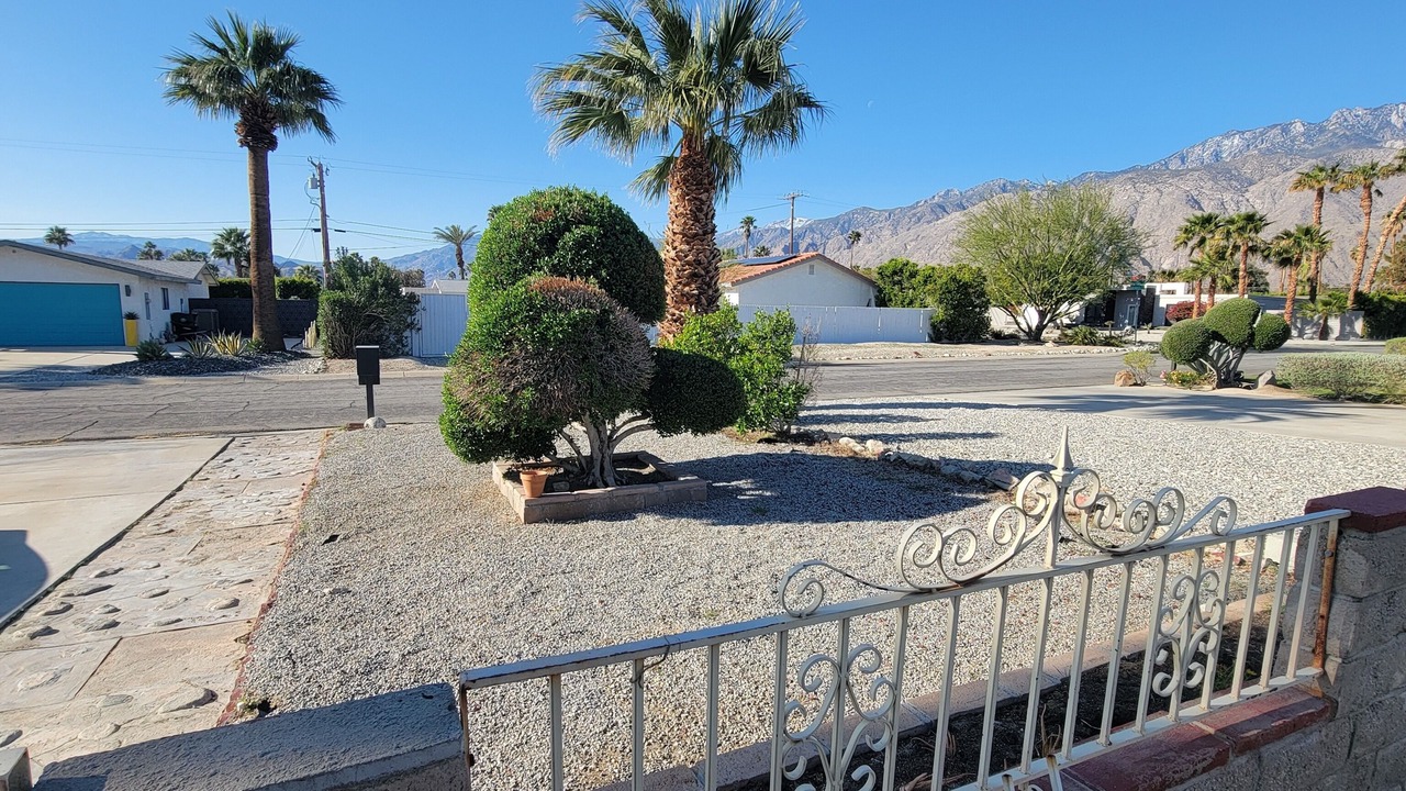 Photo of Outdoor in Racquet Club South