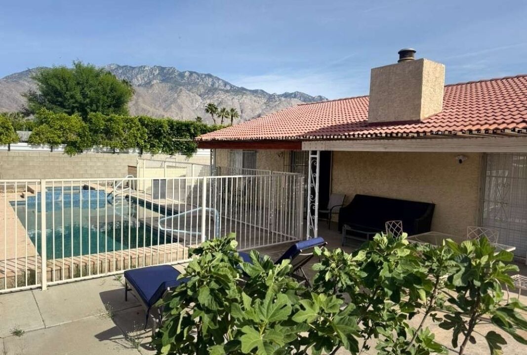 Photo of Outdoor in Racquet Club South