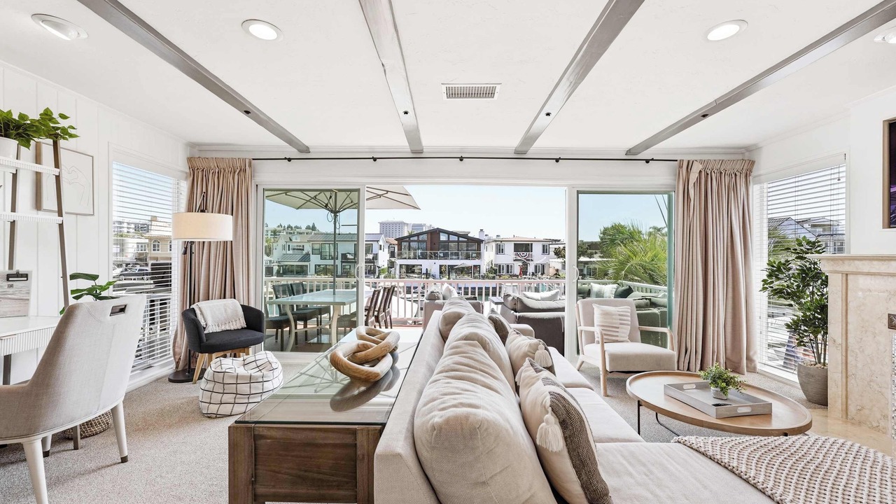 Photo of Livingroom in West Newport