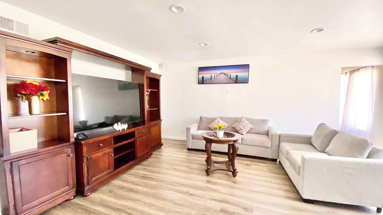 Photo of Livingroom in Walnut Valley