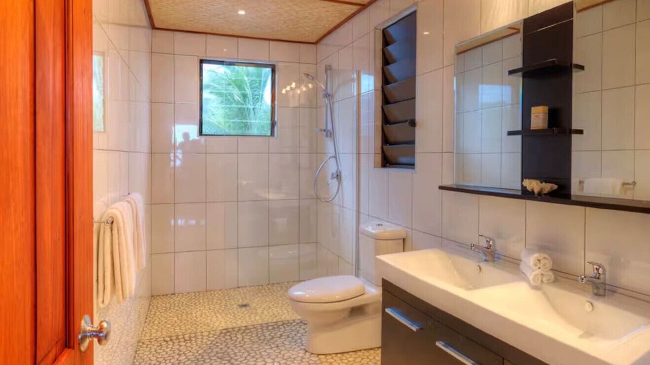 Photo of Bathroom in Tagaqe