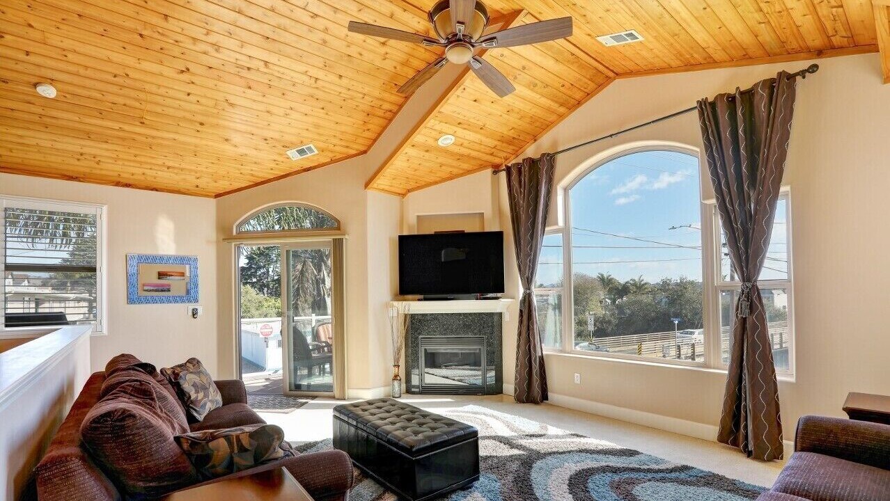 Photo of Livingroom in Downtown
