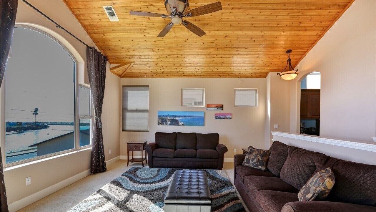 Photo of Livingroom in Downtown