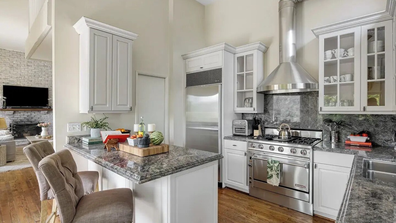 Photo of Kitchen in Eastern Malibu