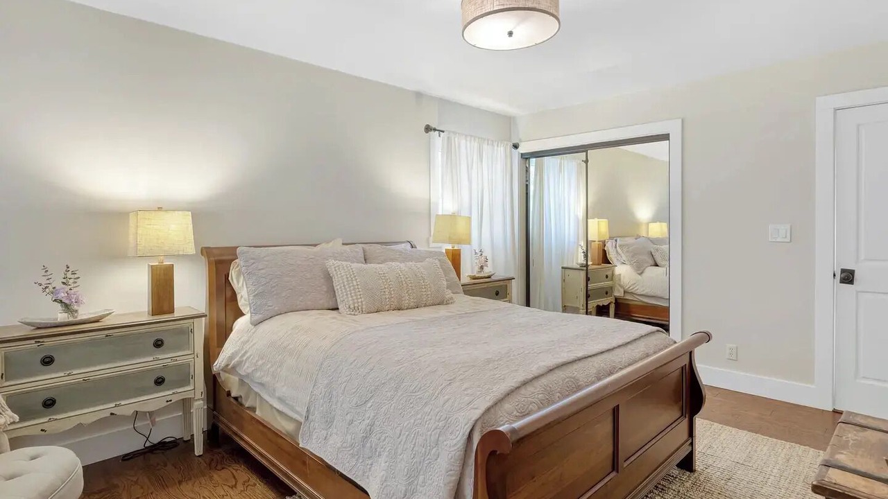Photo of Bedroom in Eastern Malibu