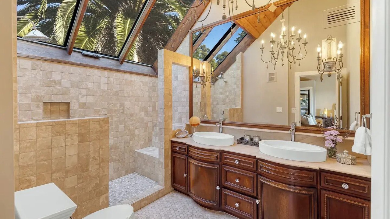 Photo of Bathroom in Eastern Malibu