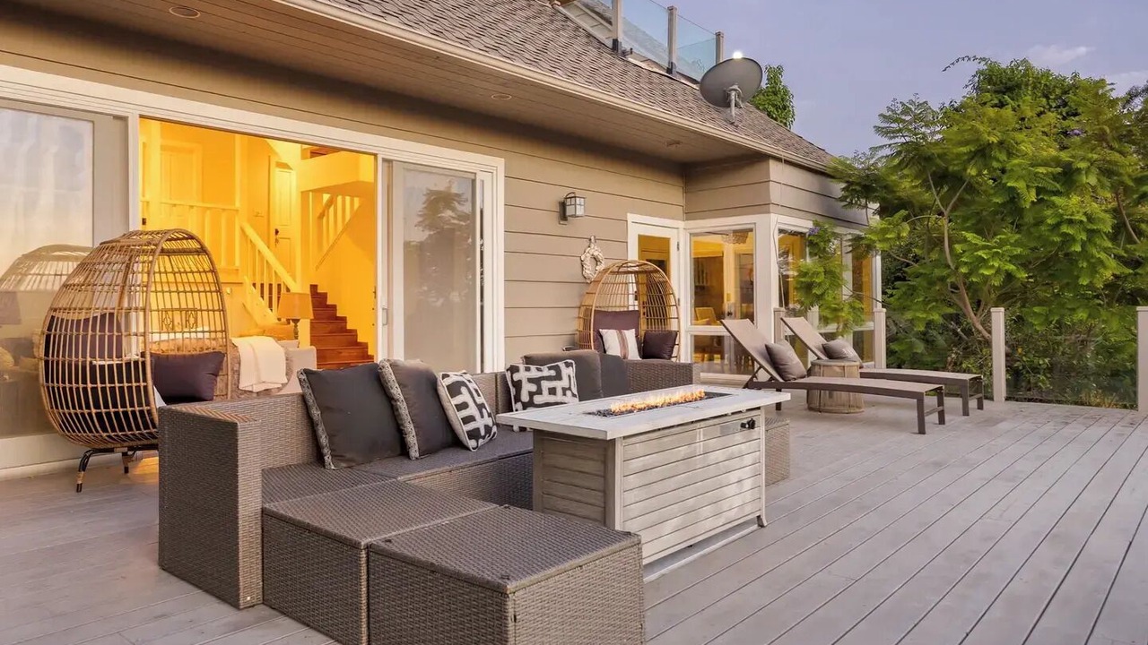 Photo of Patio Balcony in Eastern Malibu