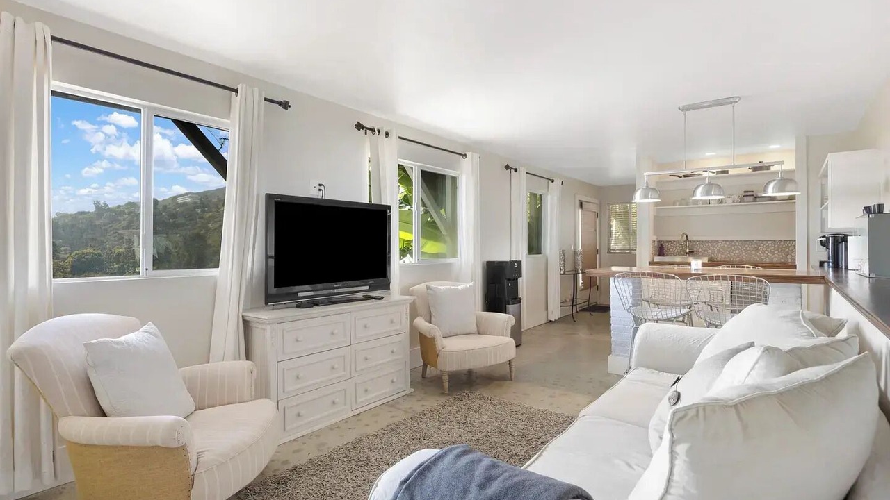 Photo of Livingroom in Eastern Malibu