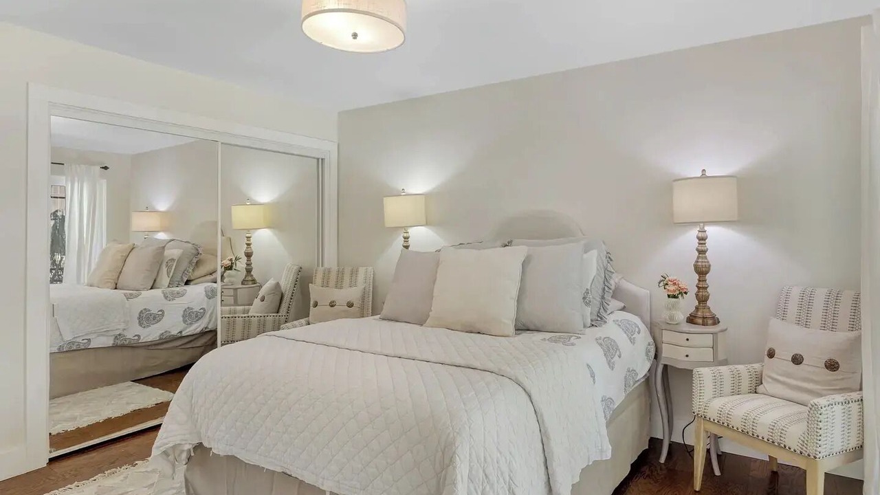Photo of Bedroom in Eastern Malibu