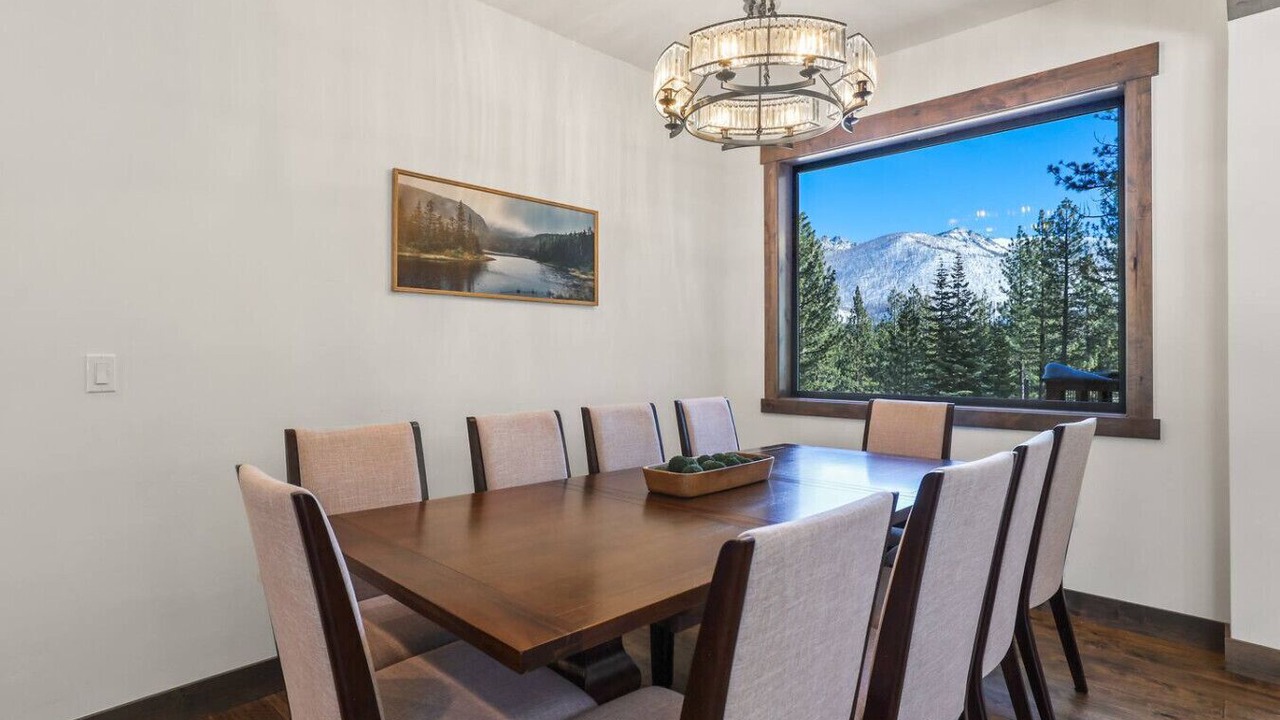 Photo of Livingroom in Pioneer Trail