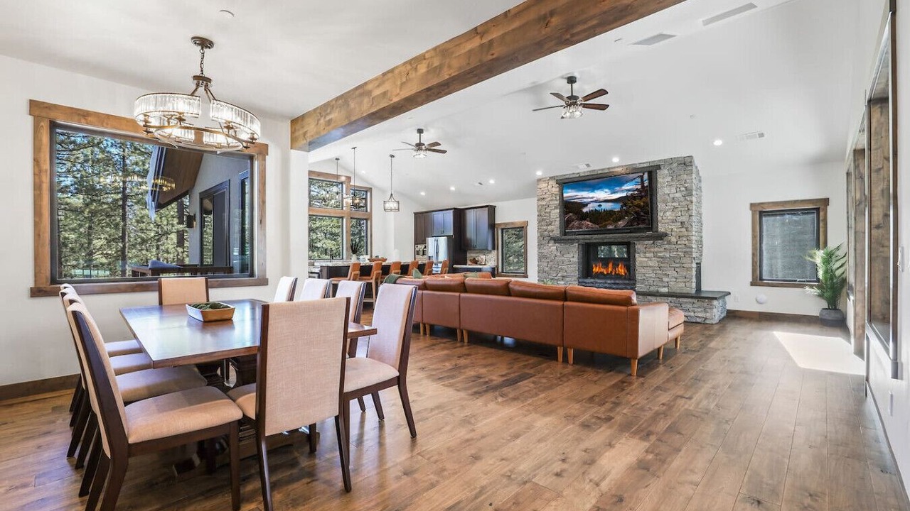 Photo of Livingroom in Pioneer Trail