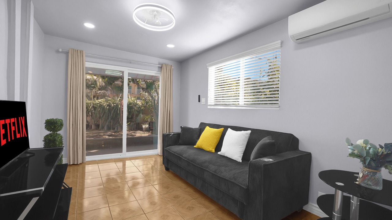 Photo of Livingroom in Los Angeles