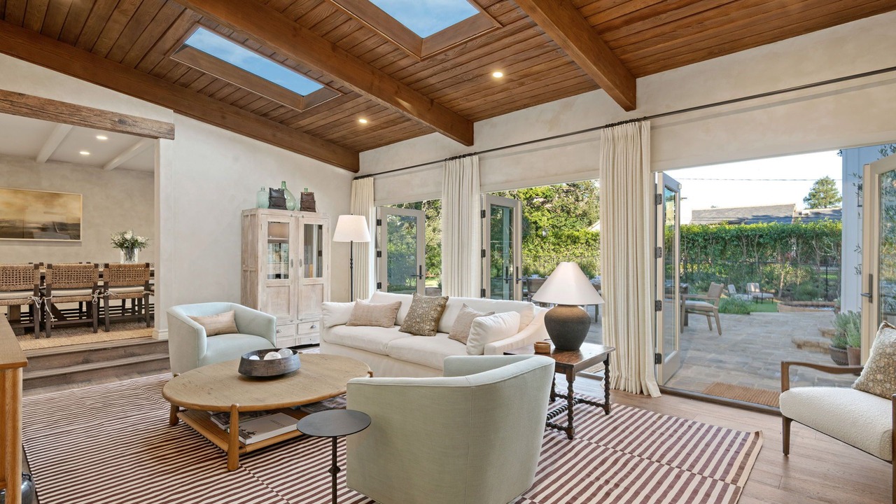 Photo of Livingroom in Coast Village