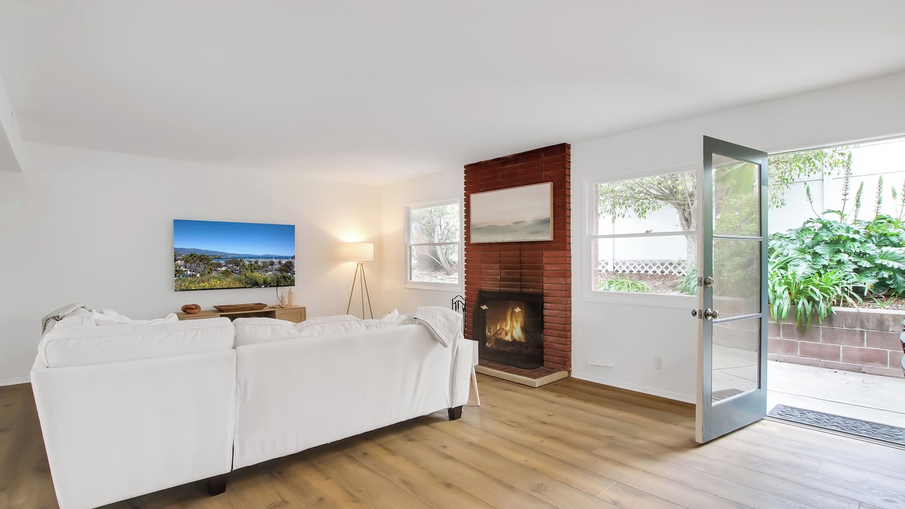 Photo of Livingroom in East Mesa