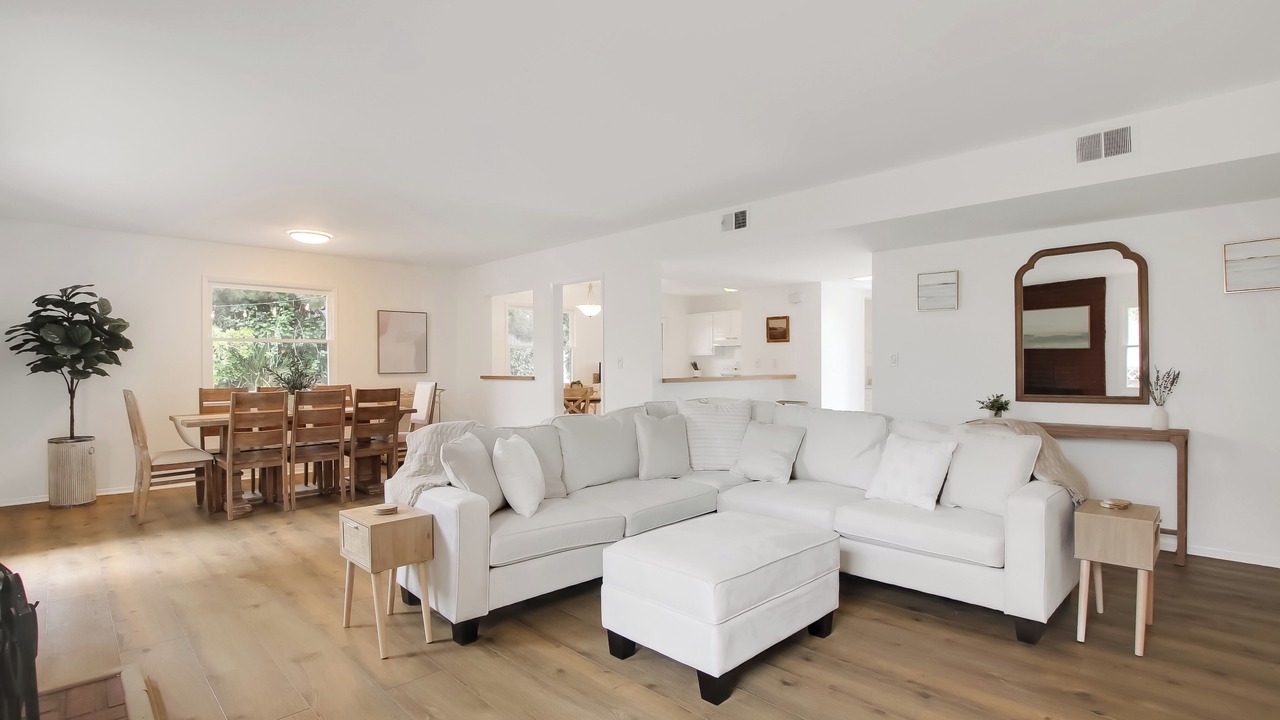 Photo of Livingroom in East Mesa