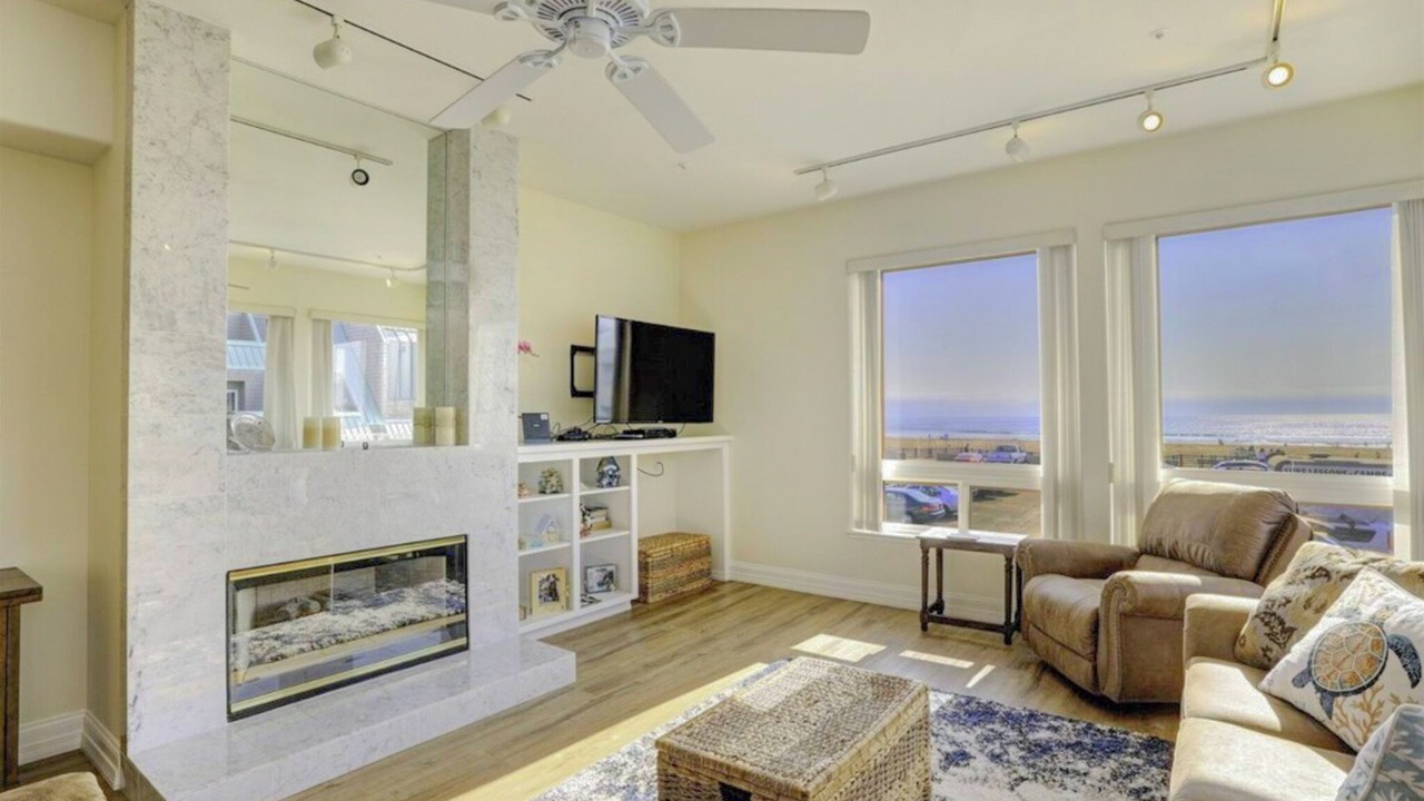 Photo of Livingroom in Downtown