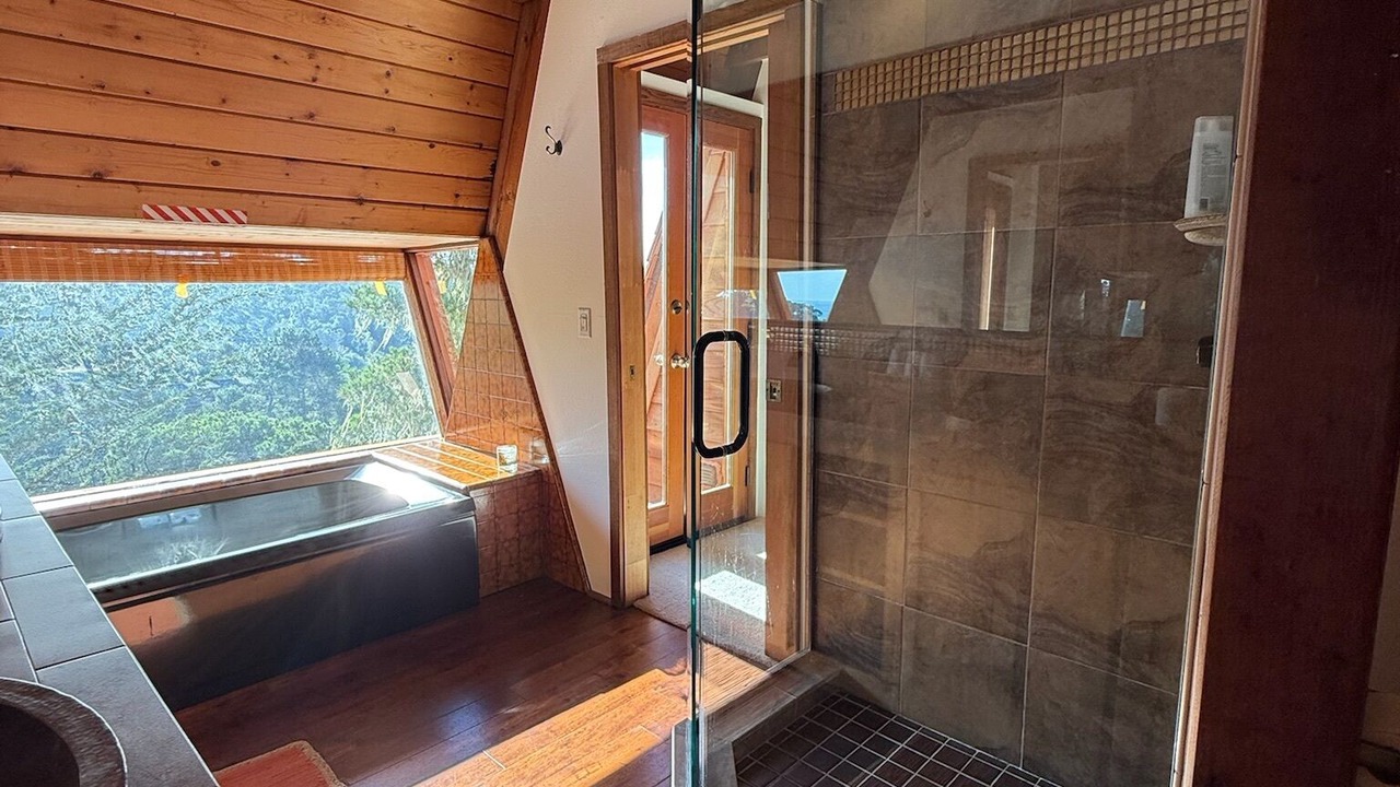 Photo of Bathroom in Pine Knolls Estates
