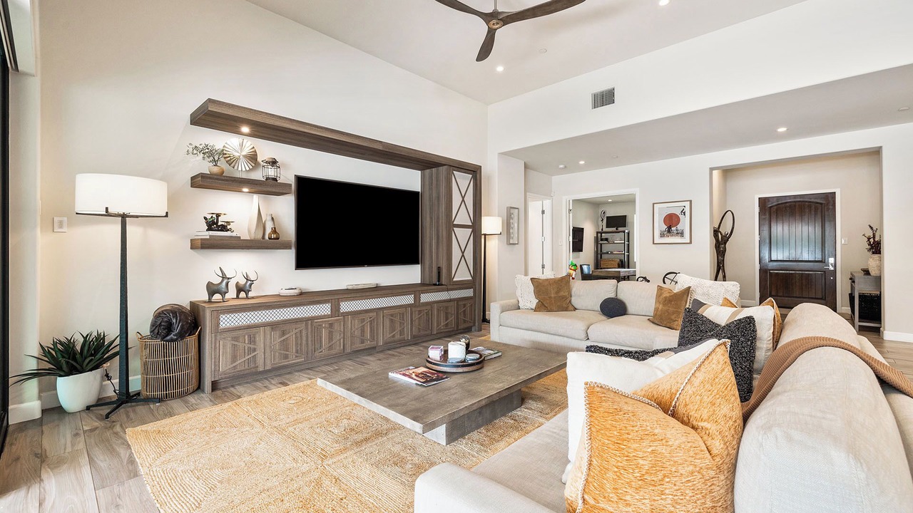 Photo of Livingroom in Magnesia Falls Cove