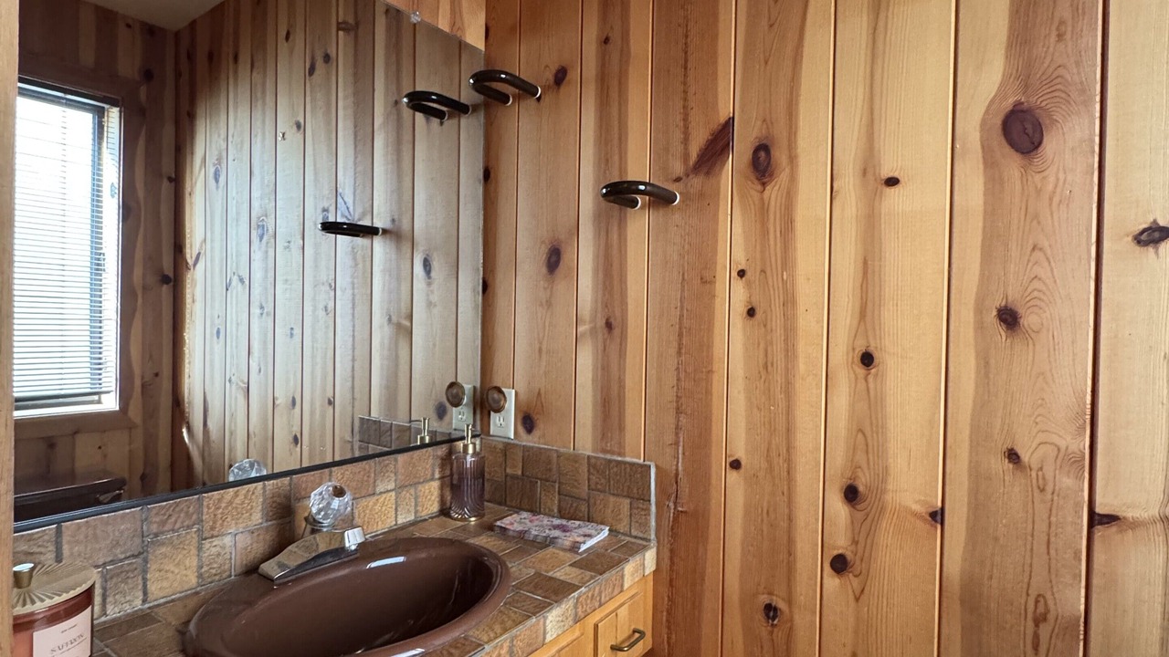Photo of Bathroom in Oak Shores