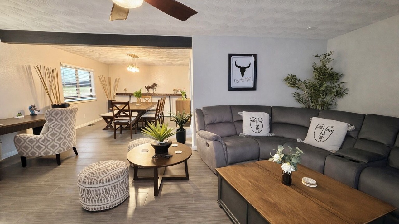 Photo of Livingroom in Sunrise Manor