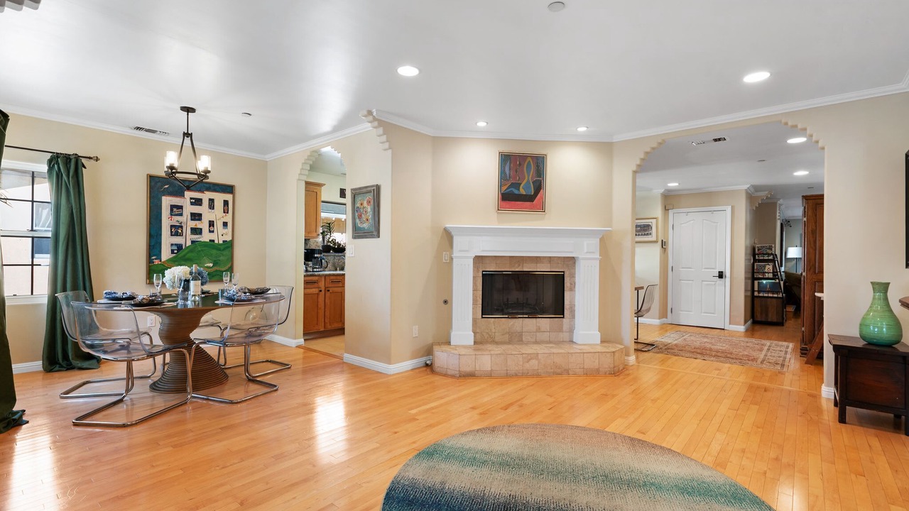 Photo of Livingroom in Burbank