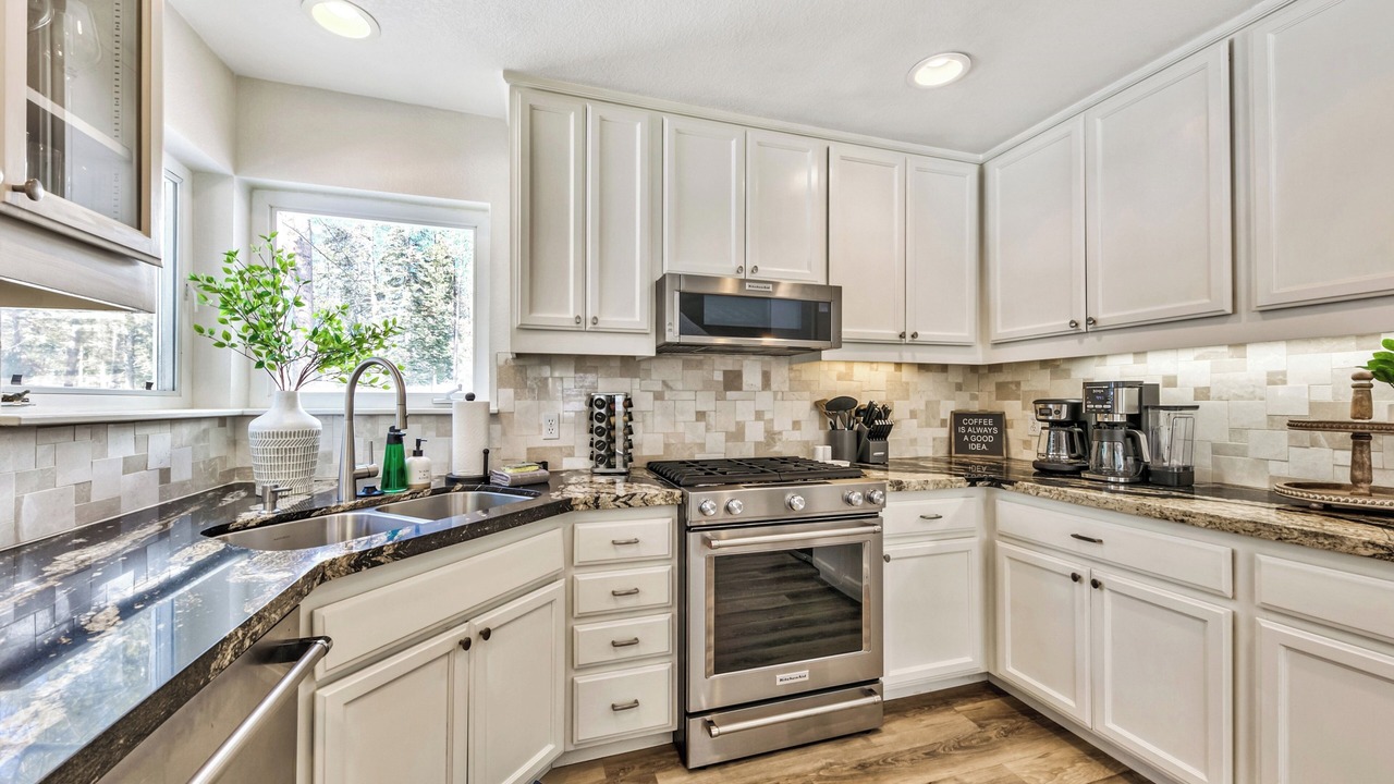 Photo of Kitchen in Christmas Valley