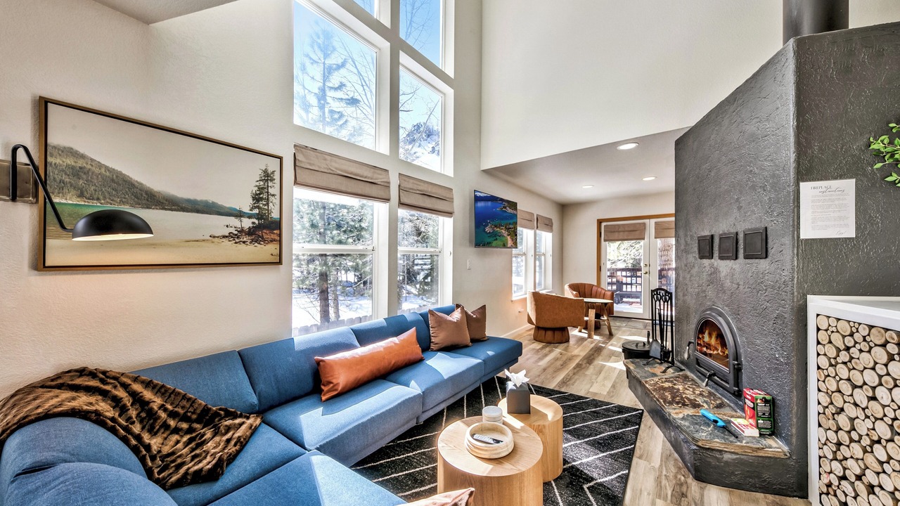 Photo of Livingroom in Christmas Valley