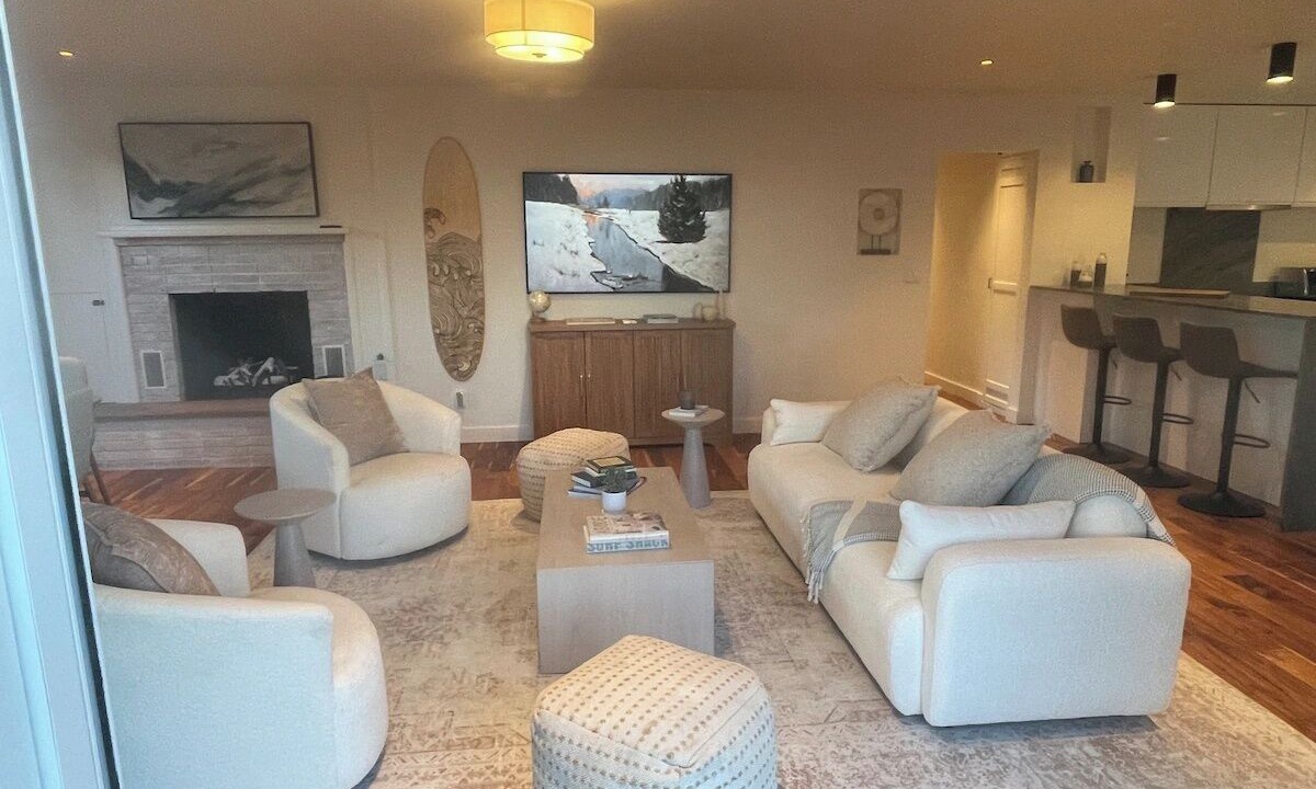 Photo of Livingroom in East Mesa