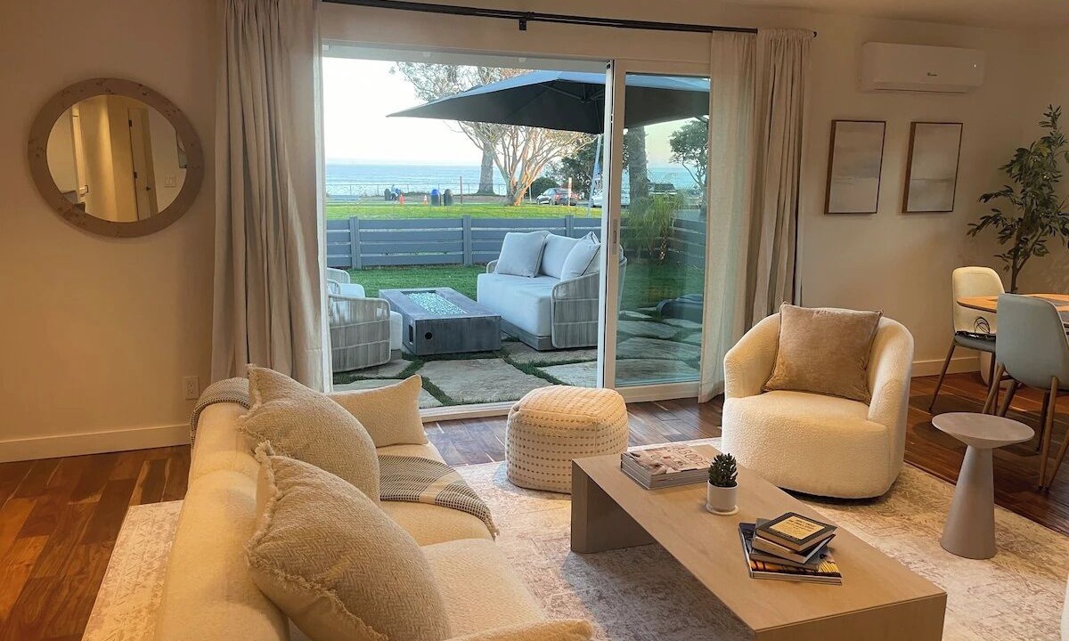 Photo of Livingroom in East Mesa