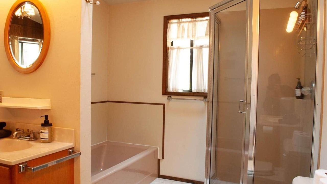 Photo of Bathroom in Glencoe