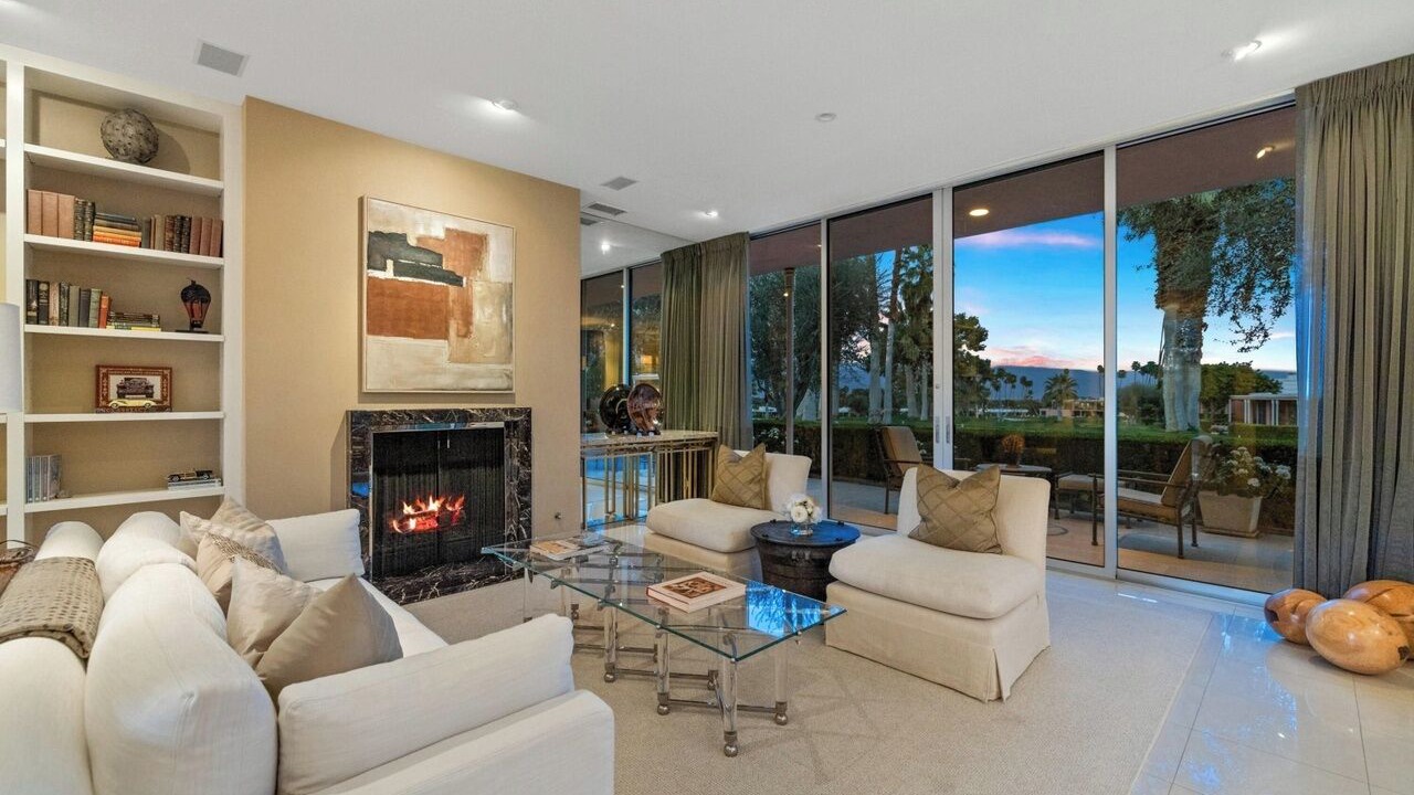Photo of Livingroom in Palm Desert