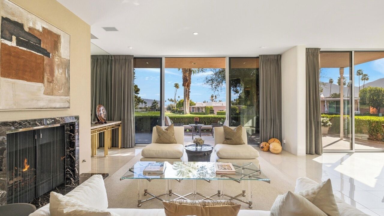 Photo of Livingroom in Palm Desert