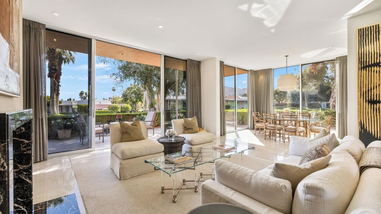 Photo of Livingroom in Palm Desert