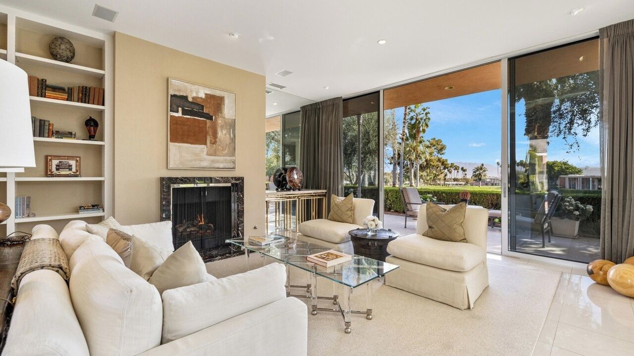 Photo of Livingroom in Palm Desert