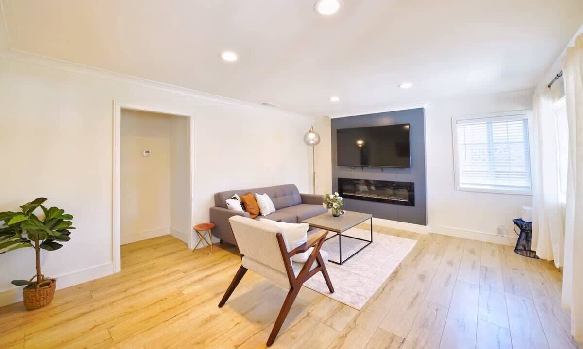 Photo of Livingroom in Redwood City