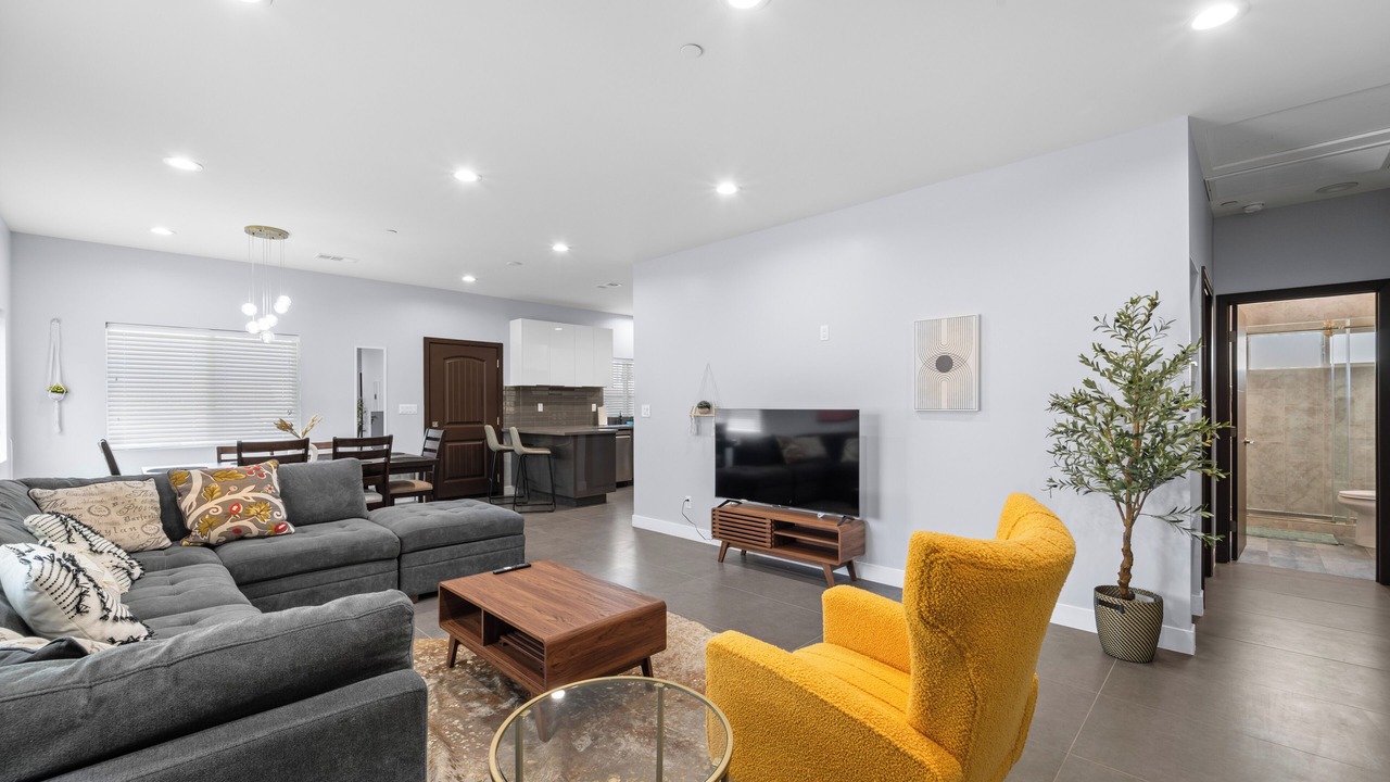 Photo of Livingroom in South San Gabriel