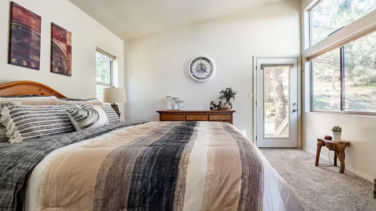 Photo of Bedroom in Pine Mountain Club