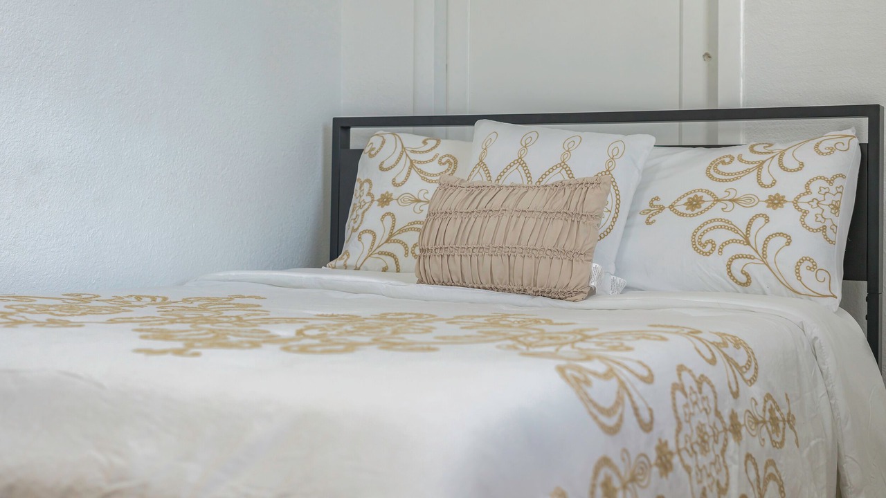 Photo of Bedroom in Oildale