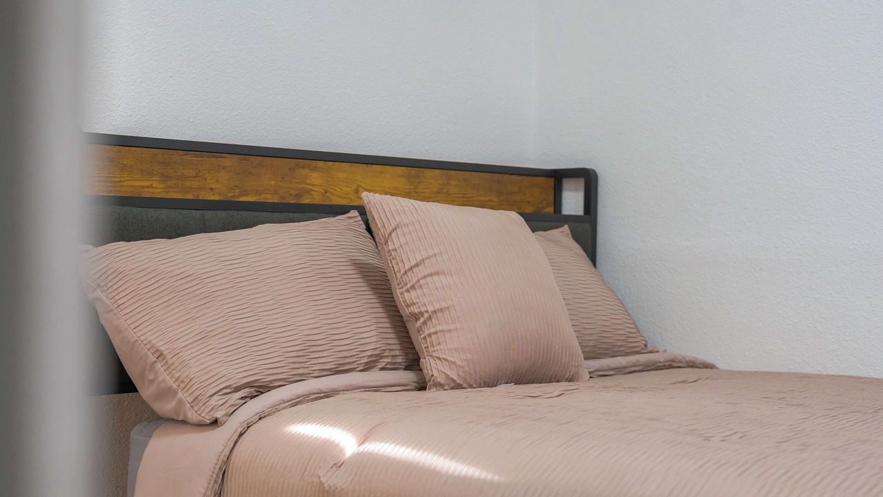 Photo of Bedroom in Oildale