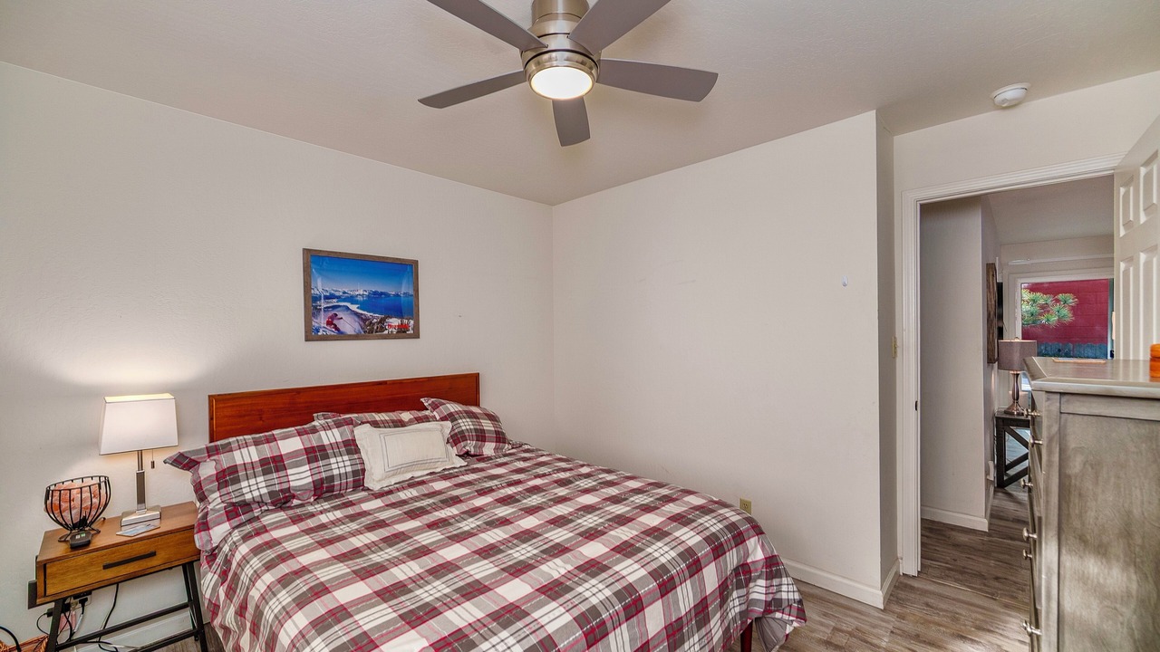 Photo of Bedroom in Lakeside Park
