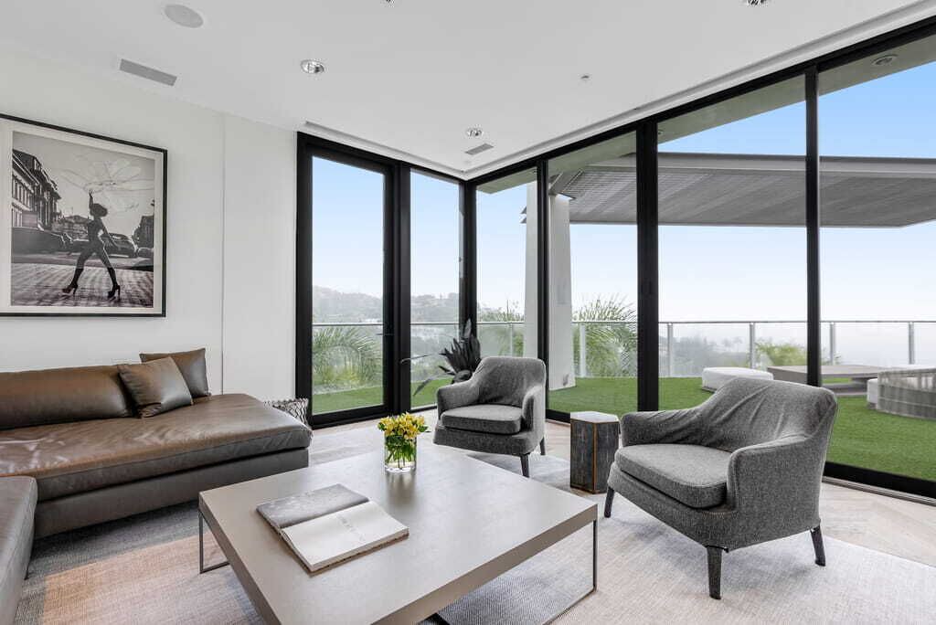 Photo of Livingroom in Beverly Grove
