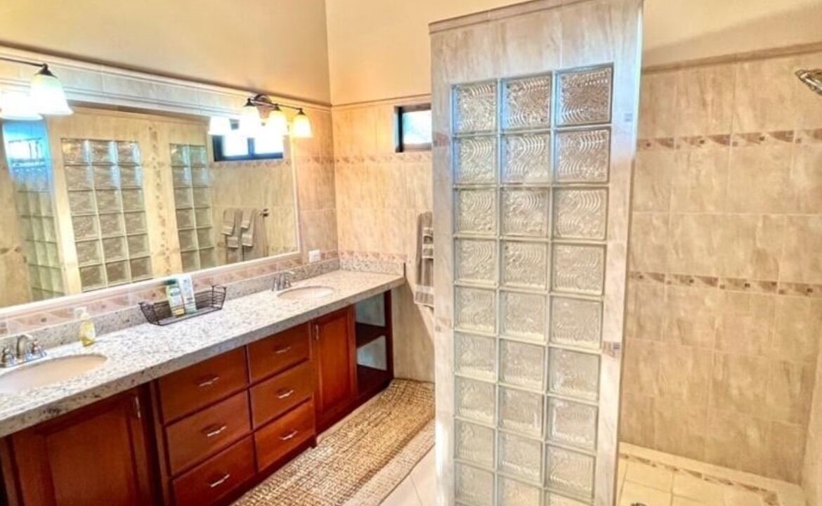 Photo of Bathroom in Uvita
