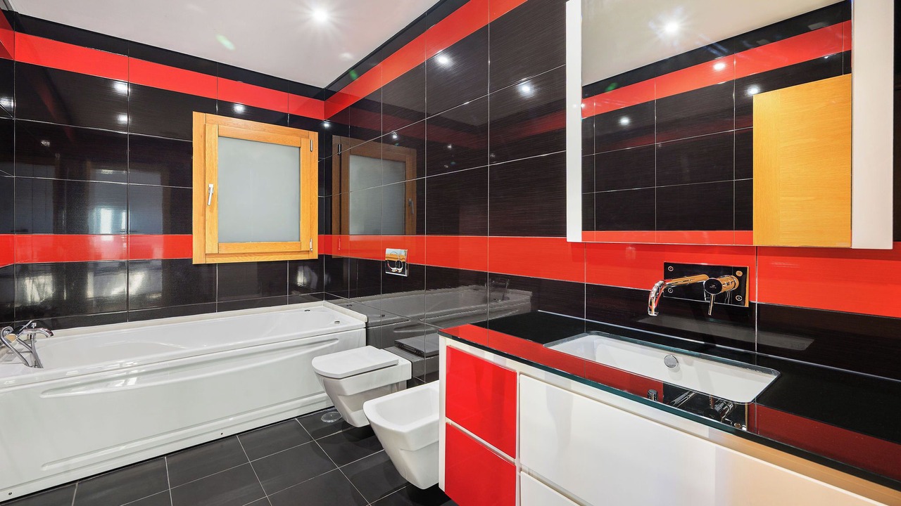 Photo of Bathroom in Cascais