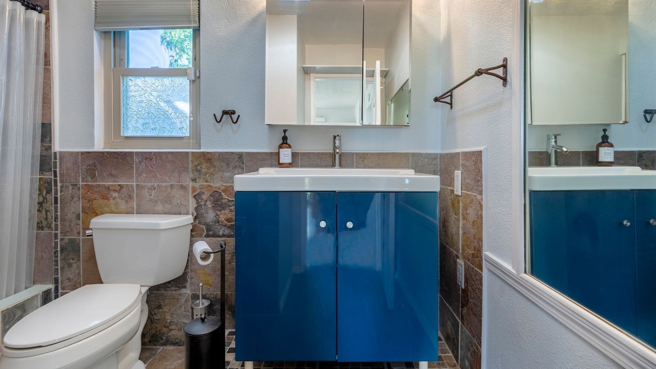 Photo of Bathroom in Araby Commons