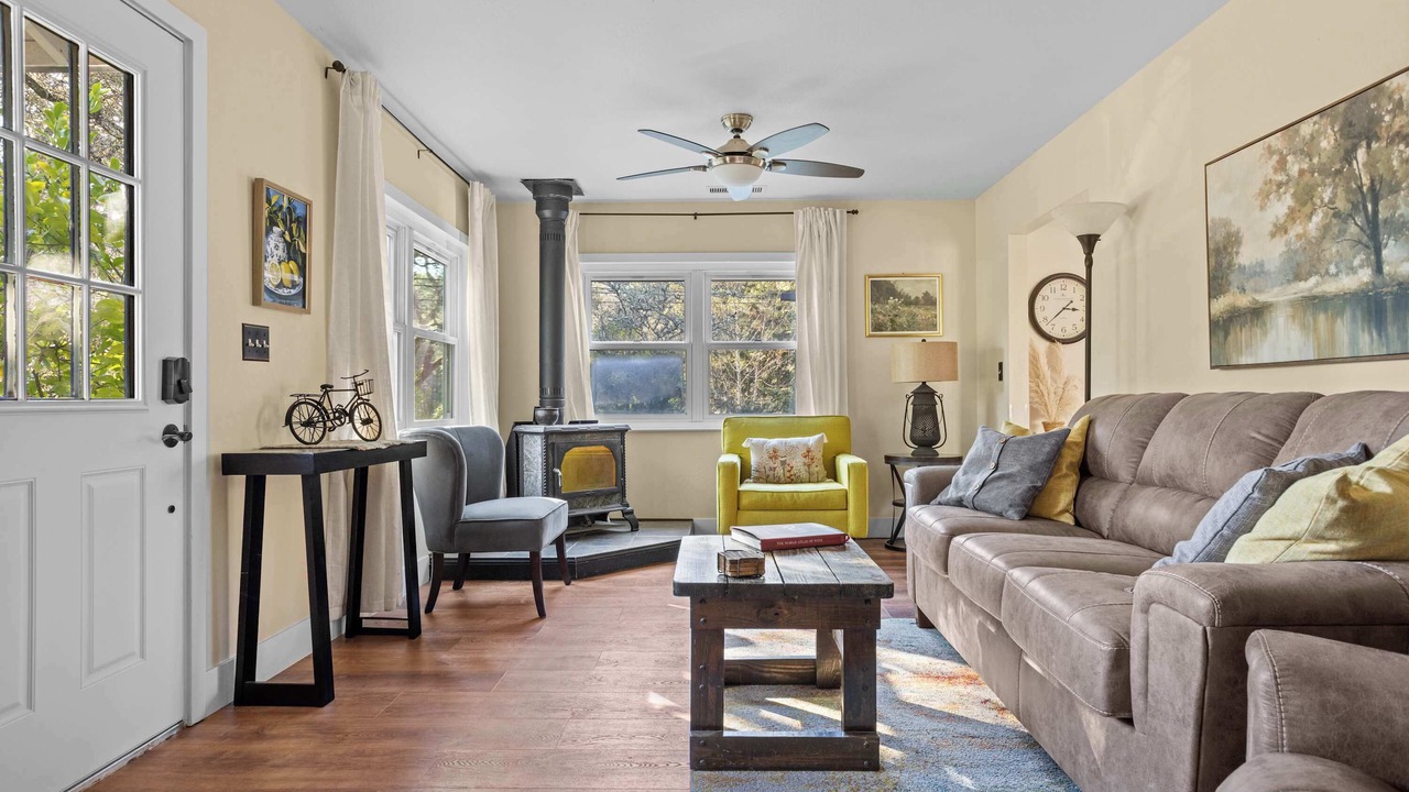 Photo of Livingroom in Healdsburg