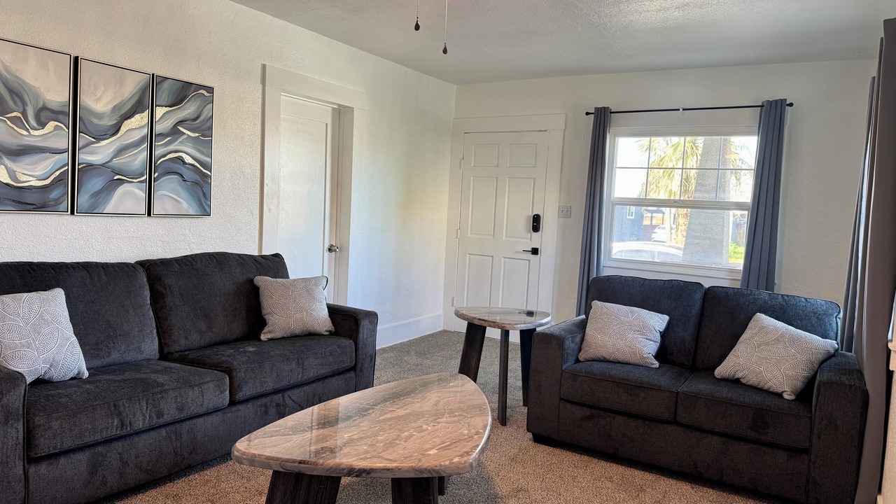 Photo of Livingroom in Hanford