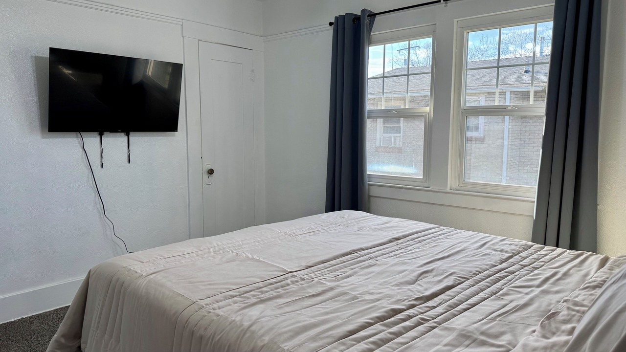 Photo of Bedroom in Hanford