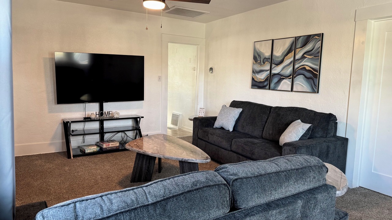 Photo of Livingroom in Hanford