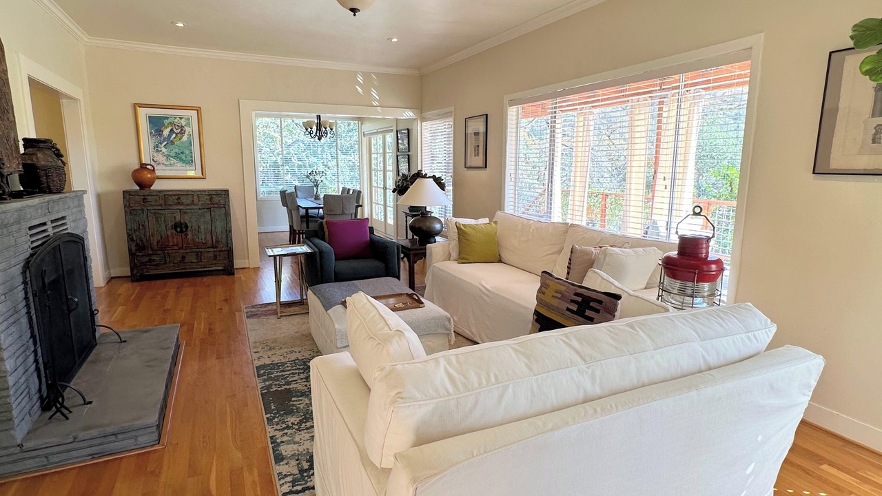 Photo of Livingroom in Deer Park